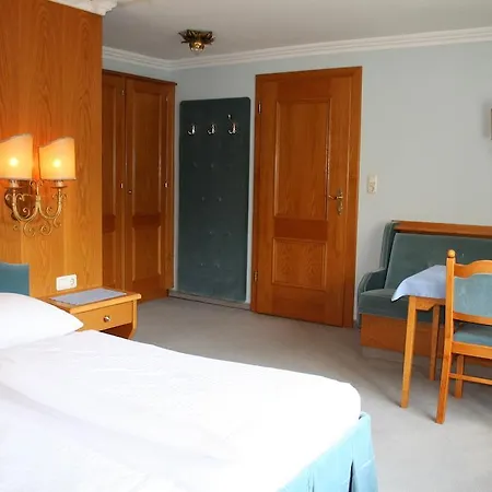 게스트하우스 Ueberfuhr 3*